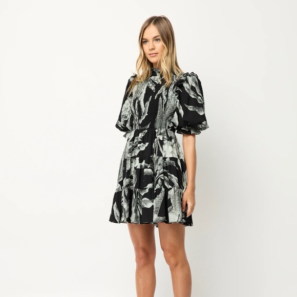 Elliatt Natalie los smocked black floral print dress - Size M - Picture 2 of 6